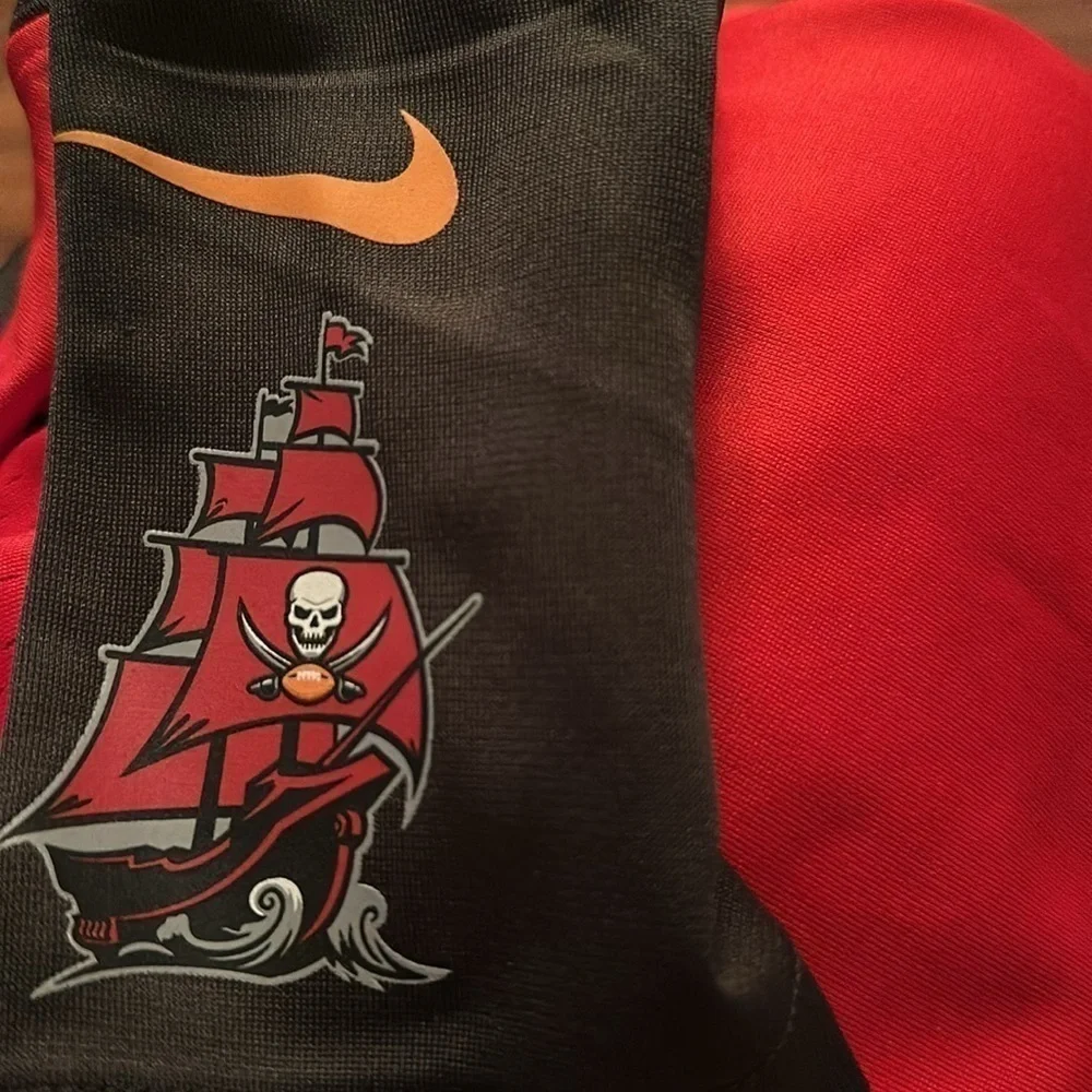 NFL Tampa Bay Bucs jersey shirt - Picture 6 of 6